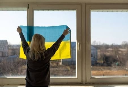 ukraina_lipp_aknal_2.jpg