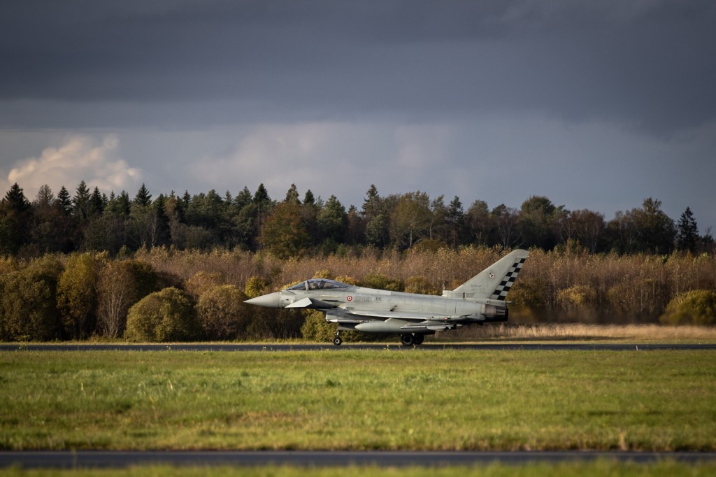 Eurofighter_Typhoon-scaled.jpg